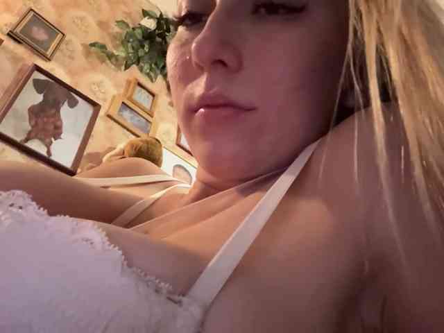 BrigitteMcchristian webcam