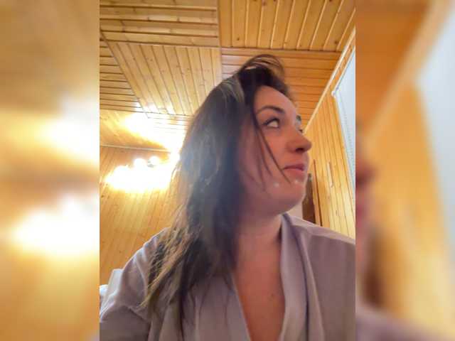 Mari's BongaCams show and profile