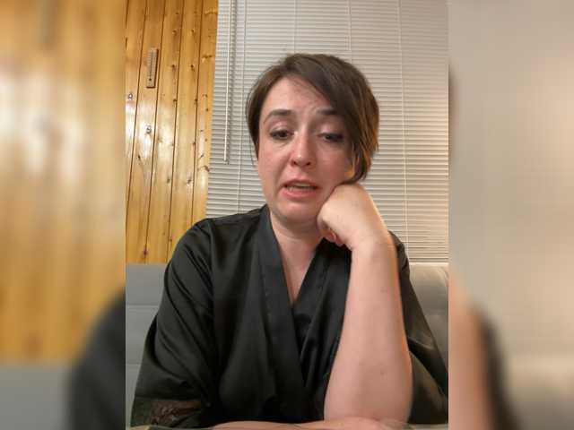 Mari's BongaCams show and profile