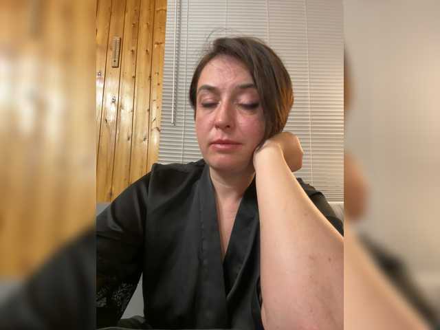 Mari's BongaCams show and profile