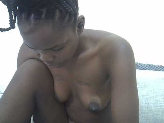 Sexycandy1 live cam on BongaCams