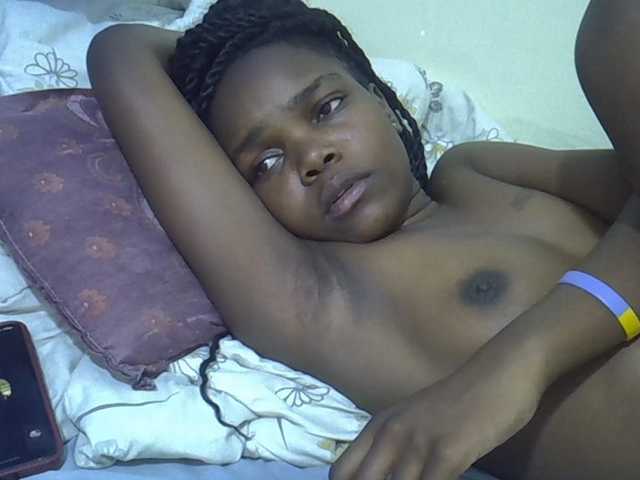 Sexycandy1 live cam on BongaCams