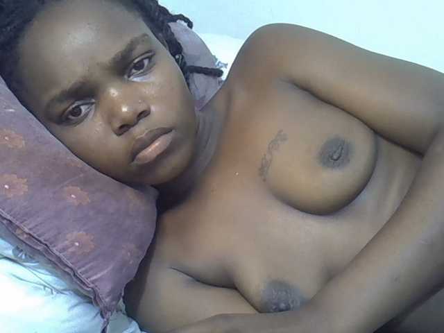 Sexycandy1 live cam on BongaCams