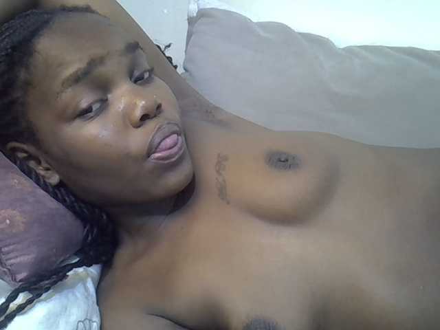 Sexycandy1 live cam on BongaCams