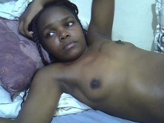 Sexycandy1 live cam on BongaCams