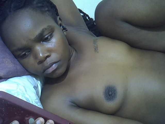 Sexycandy1 live cam on BongaCams