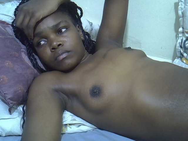 Sexycandy1 live cam on BongaCams