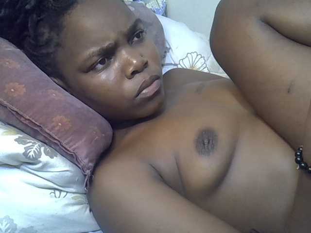 Sexycandy1 live cam on BongaCams