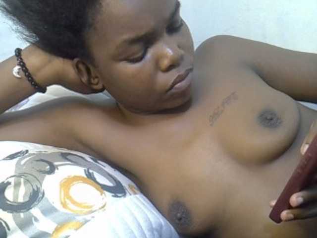 Sexycandy1 live cam
