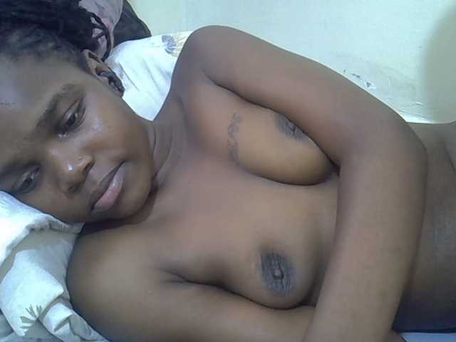 Sexycandy1 live cam on BongaCams