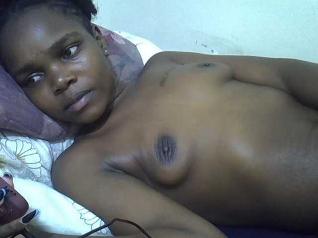 Sexycandy1 live cam on BongaCams