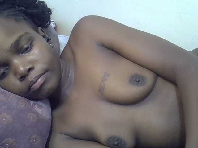 Sexycandy1 live cam on BongaCams