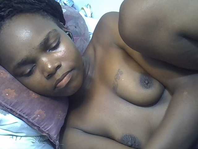 Sexycandy1 live cam on BongaCams