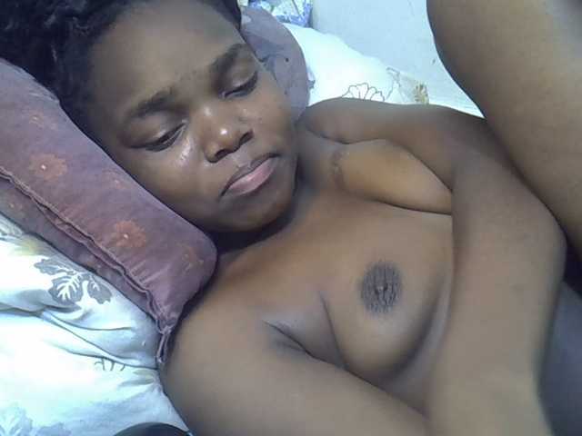 Sexycandy1 live cam on BongaCams