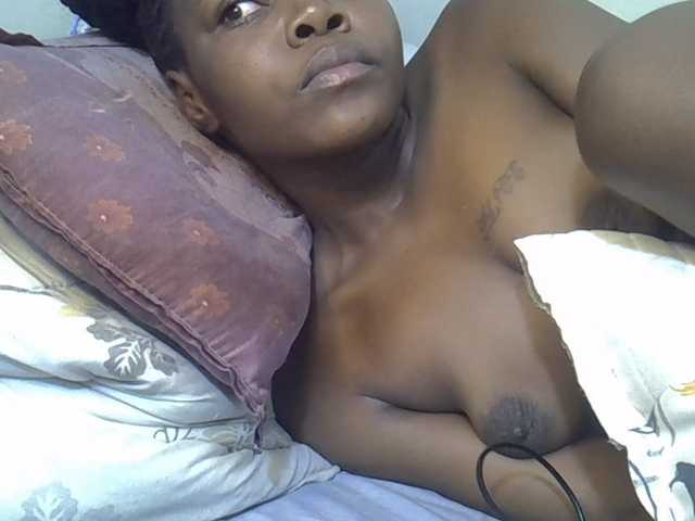 Sexycandy1 live cam on BongaCams