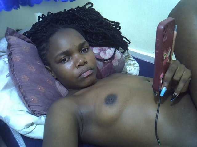 Sexycandy1 live cam on BongaCams