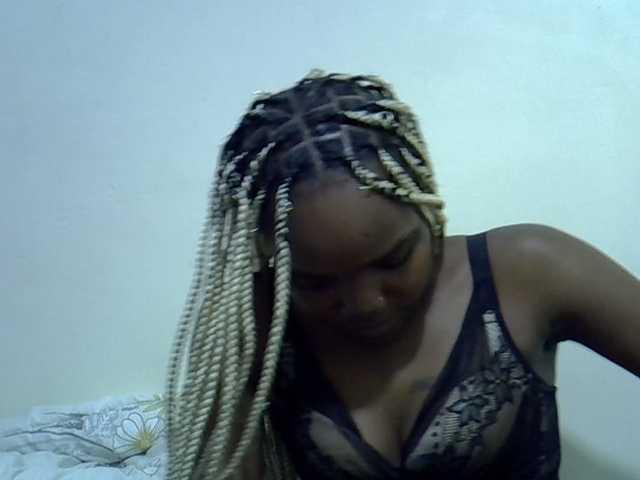 Sexycandy1 live cam on BongaCams