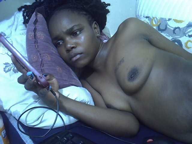 Sexycandy1 live cam on BongaCams