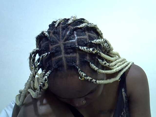 Sexycandy1 live cam on BongaCams