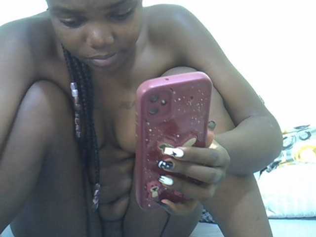 Sexycandy1 live cam on BongaCams