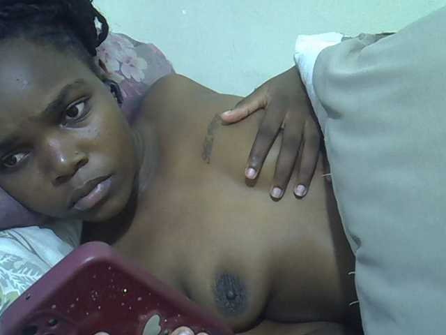 Sexycandy1 live cam on BongaCams