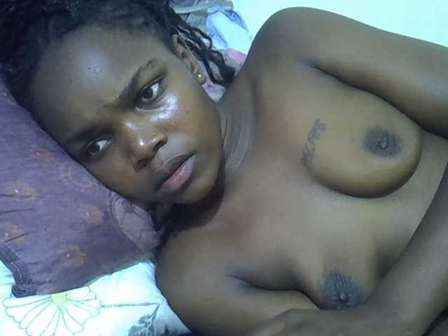 Sexycandy1 live cam on BongaCams