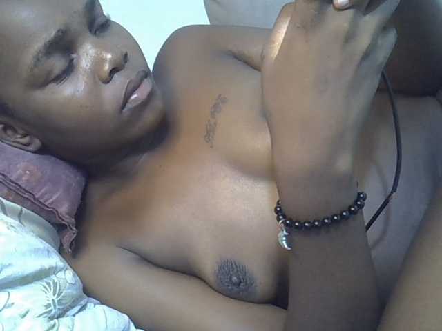 Sexycandy1 live cam on BongaCams