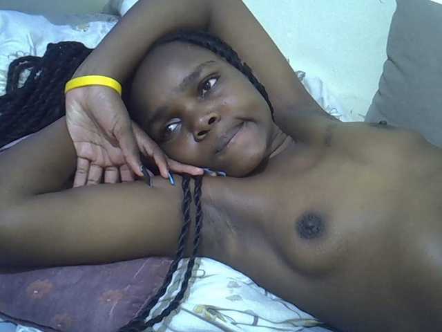 Sexycandy1 live cam on BongaCams