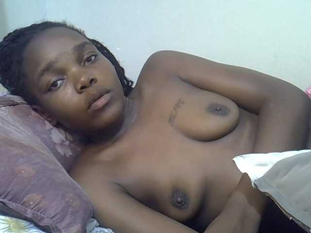 Sexycandy1 live cam on BongaCams