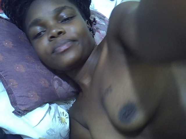 Sexycandy1 live cam on BongaCams