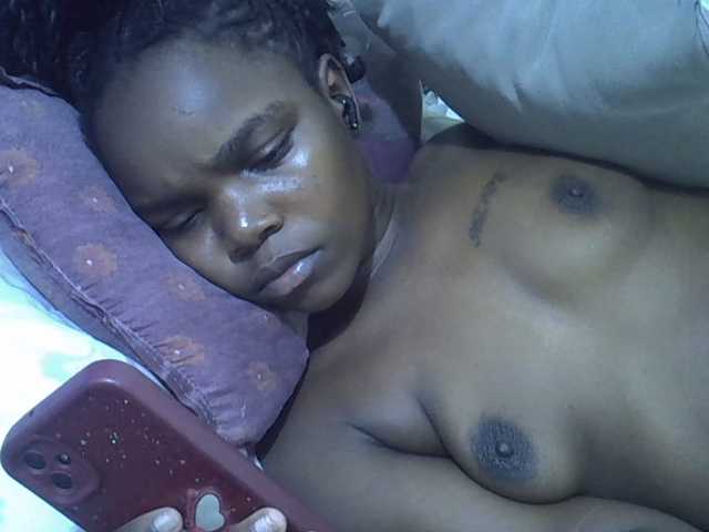Sexycandy1 live cam on BongaCams