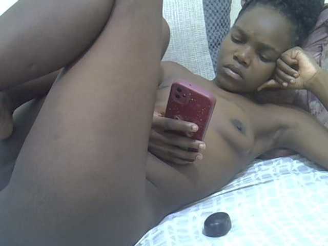 Sexycandy1 live cam on BongaCams