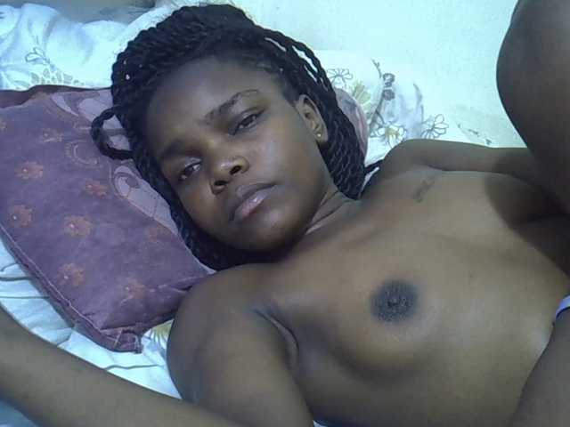 Sexycandy1 live cam on BongaCams