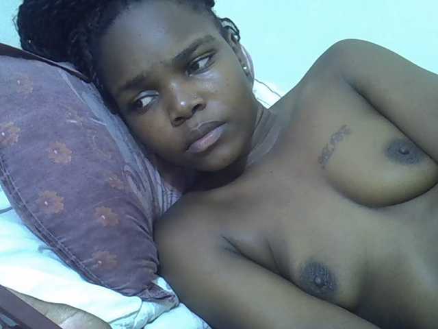Sexycandy1 live cam on BongaCams