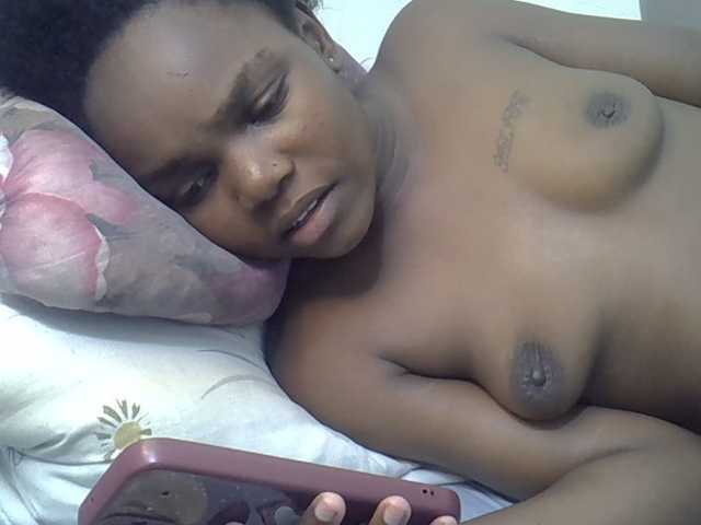 Sexycandy1 live cam on BongaCams