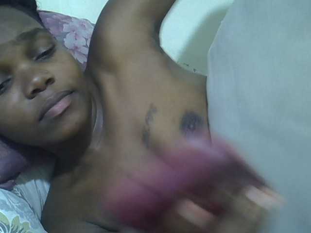Sexycandy1 live cam on BongaCams
