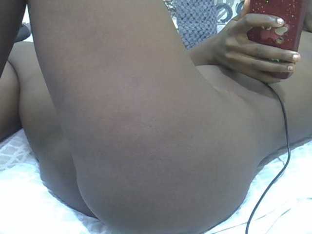 Sexycandy1 live cam on BongaCams