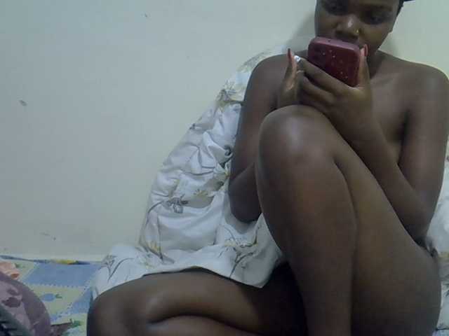 Sexycandy1 live cam on BongaCams