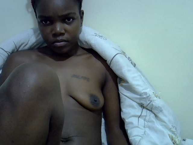 Sexycandy1 live cam on BongaCams