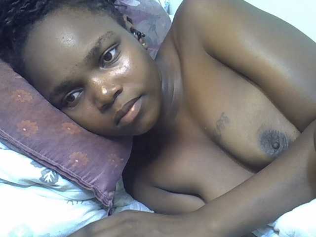 Sexycandy1 live cam on BongaCams