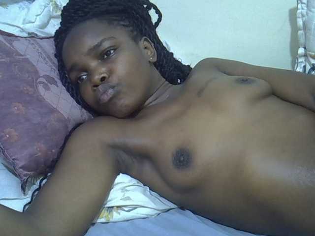 Sexycandy1 live cam on BongaCams