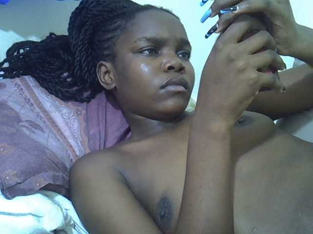 Sexycandy1 live cam on BongaCams