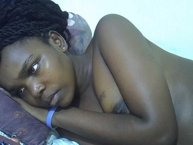 Sexycandy1 live cam on BongaCams