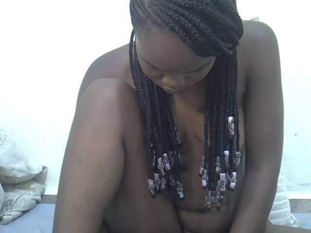 Sexycandy1 live cam on BongaCams