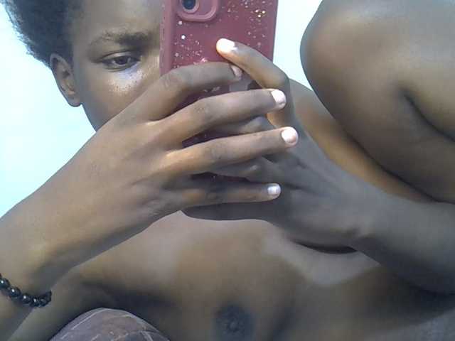 Sexycandy1 live cam on BongaCams