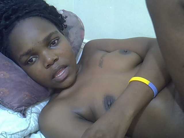 Sexycandy1 live cam on BongaCams