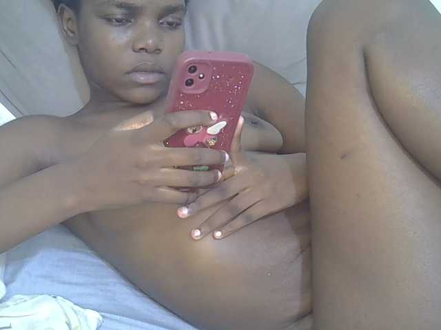 Sexycandy1 live cam on BongaCams