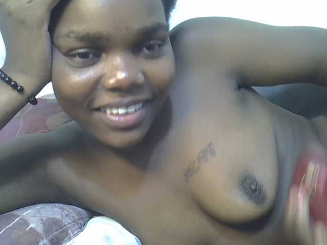 Sexycandy1 live cam on BongaCams