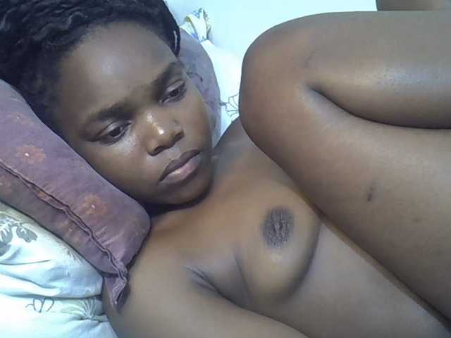 Sexycandy1 live cam on BongaCams