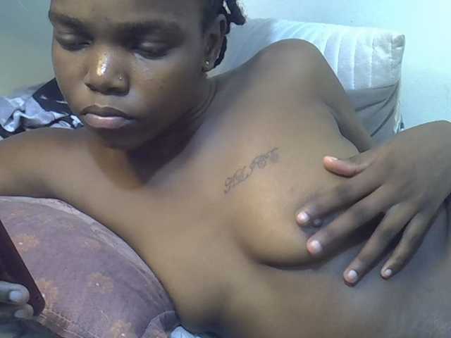 Sexycandy1 live cam on BongaCams